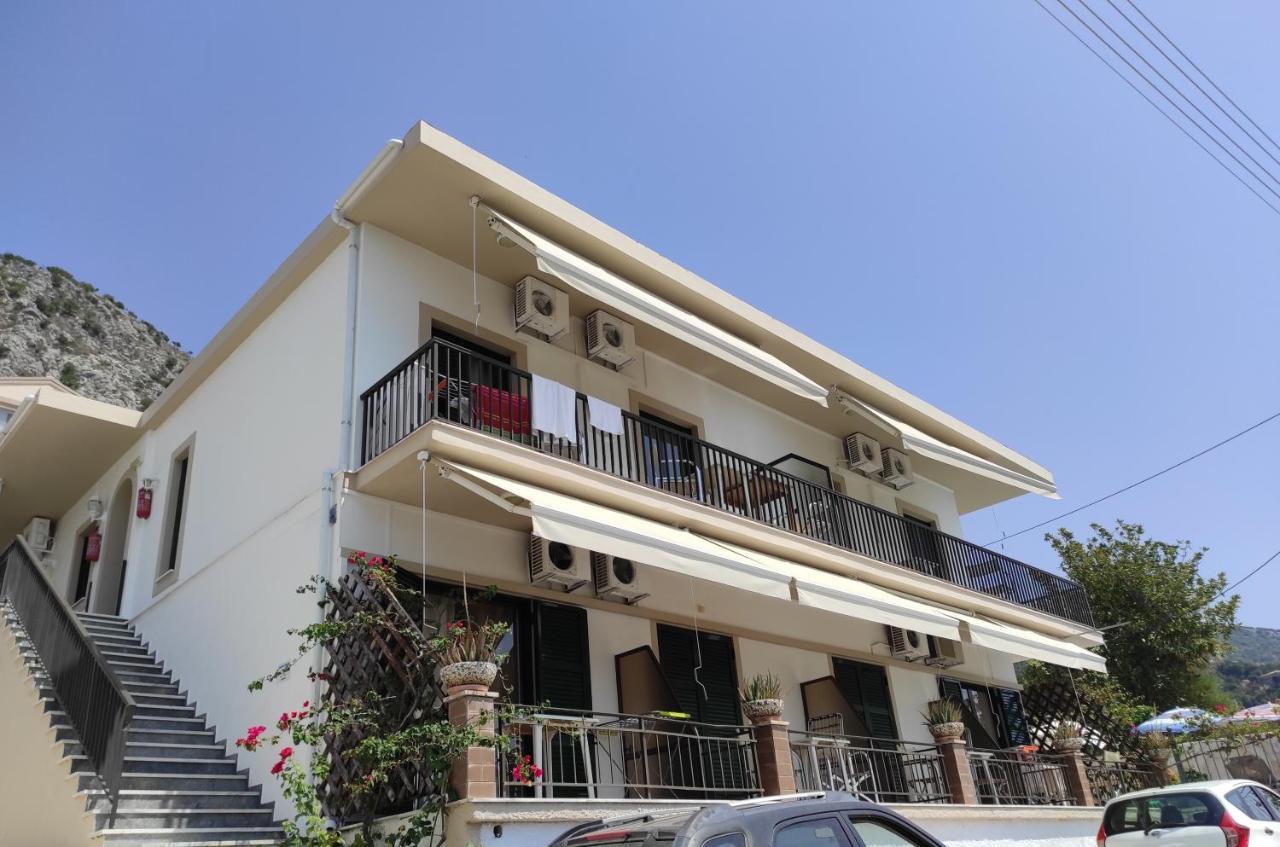 Vladimiros Apartments Barbati Ngoại thất bức ảnh