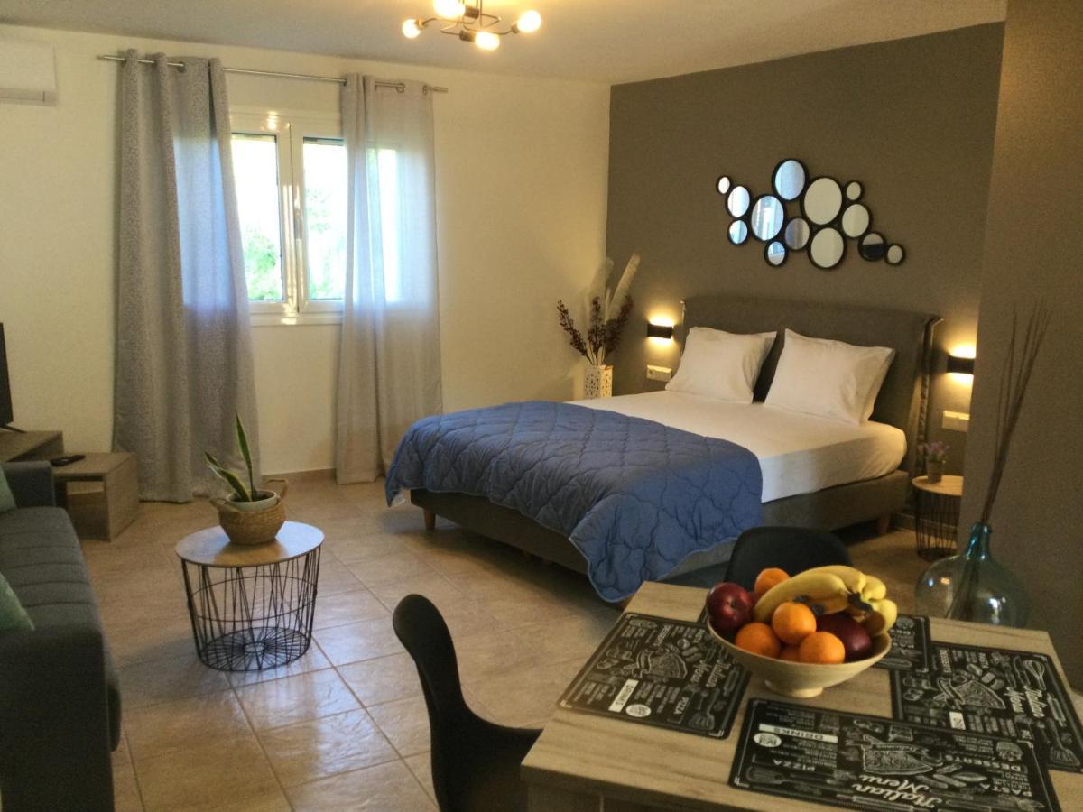 Vladimiros Apartments Barbati Ngoại thất bức ảnh