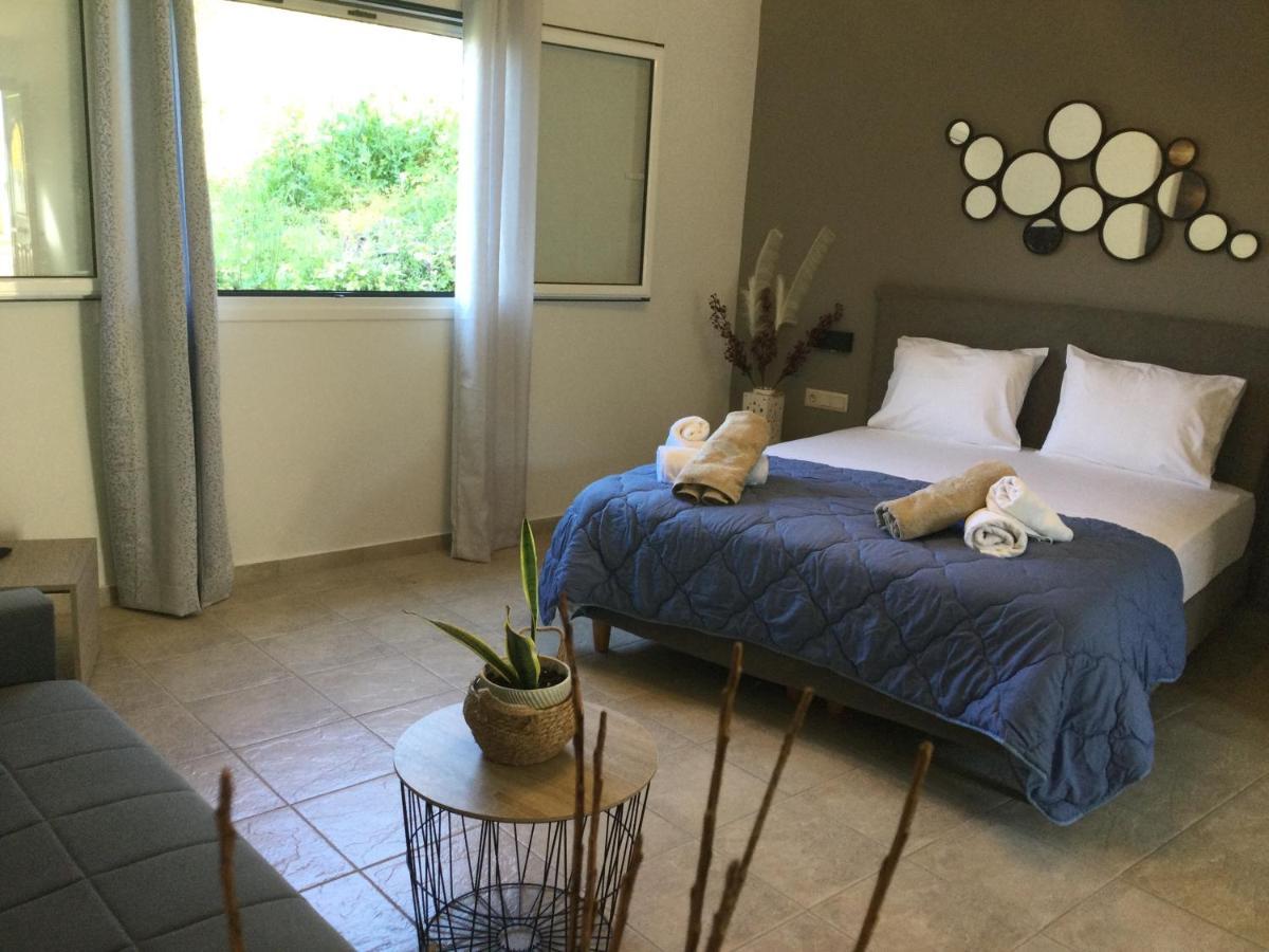 Vladimiros Apartments Barbati Ngoại thất bức ảnh