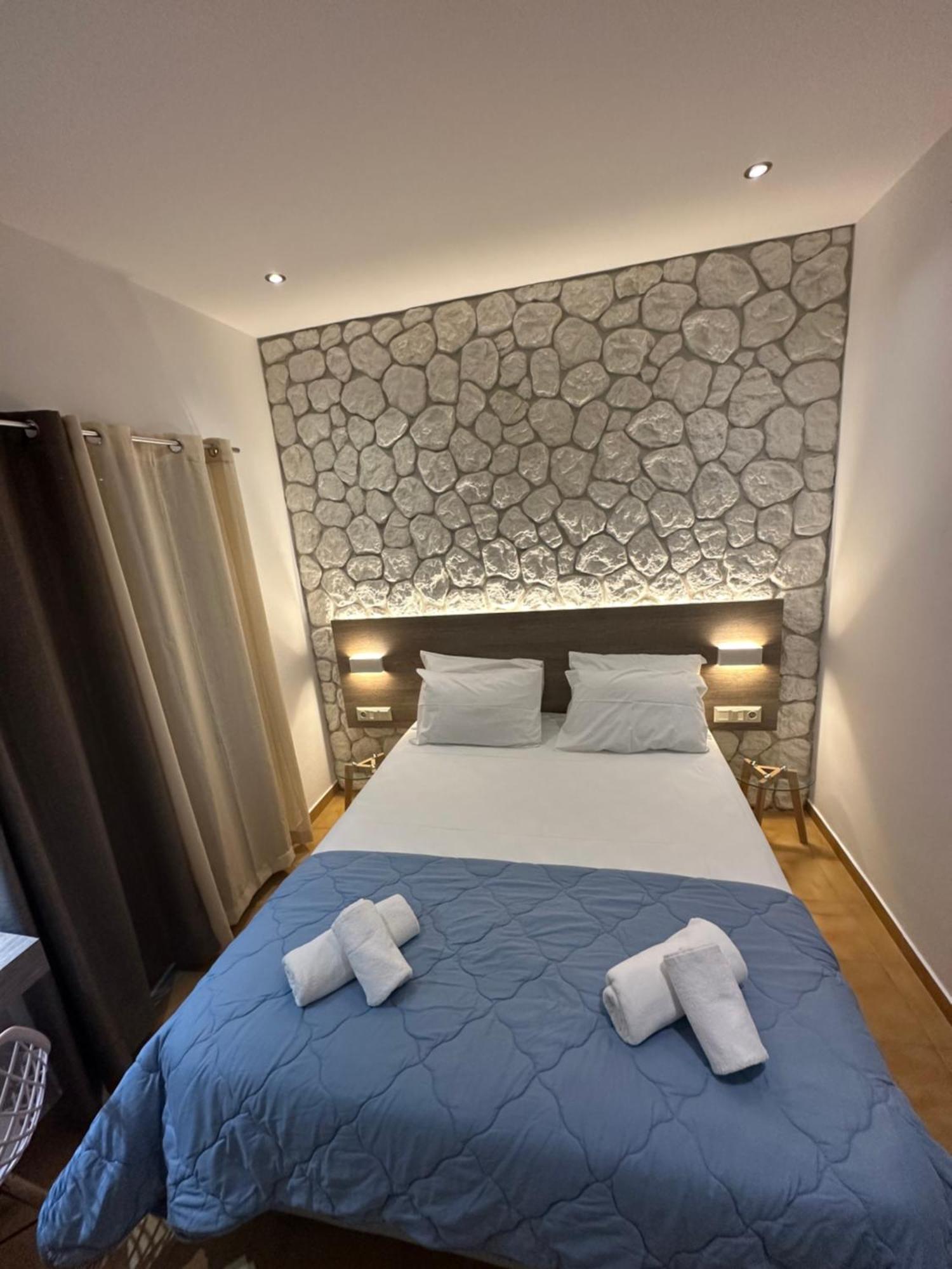 Vladimiros Apartments Barbati Ngoại thất bức ảnh