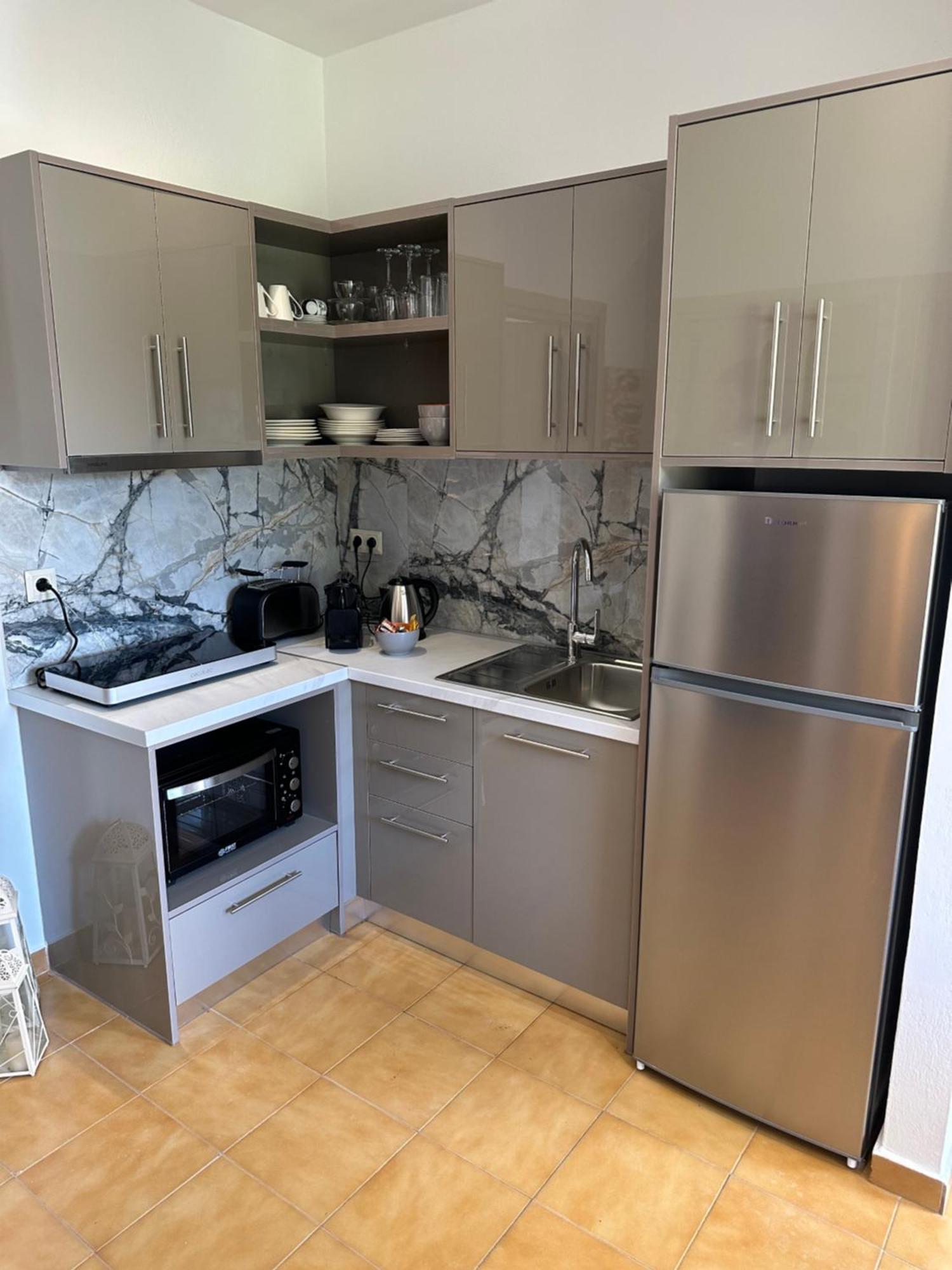 Vladimiros Apartments Barbati Ngoại thất bức ảnh