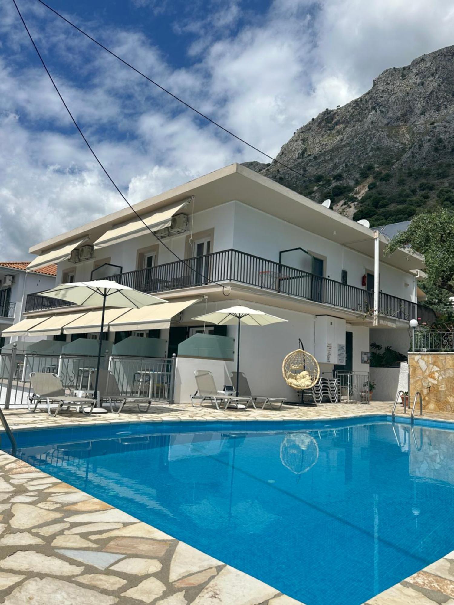 Vladimiros Apartments Barbati Ngoại thất bức ảnh