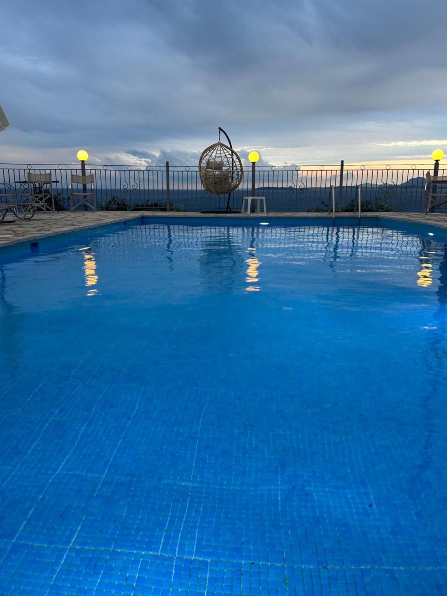 Vladimiros Apartments Barbati Ngoại thất bức ảnh